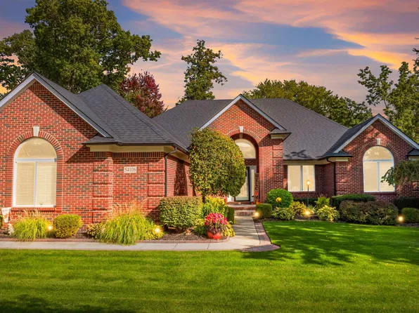 54108 Black Cherry Ln, Shelby Township, MI 48315