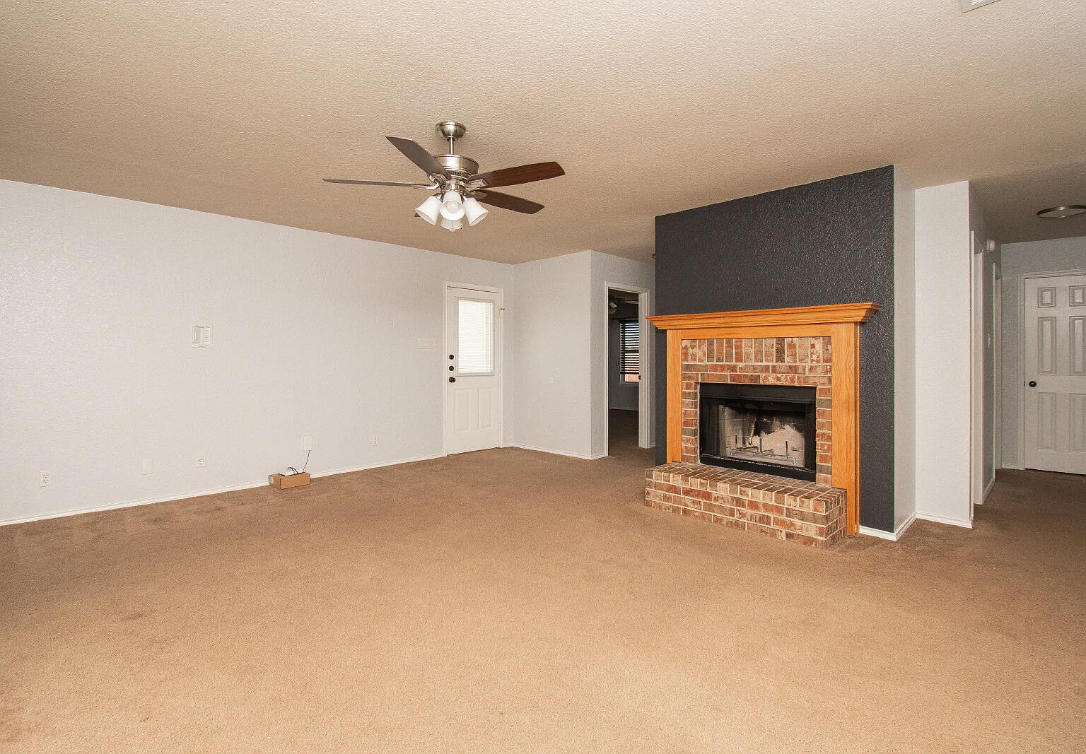 4 bed, 2.0 bath, 1647 sqft, $1,495 — Photo 3