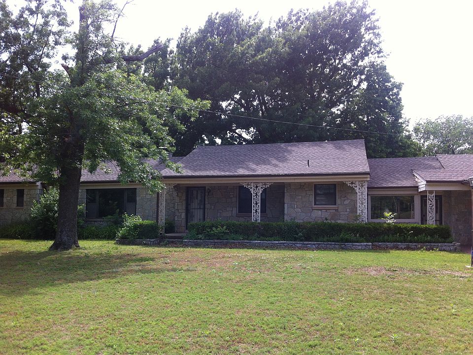 1st image of 3001 N Bryant Ave