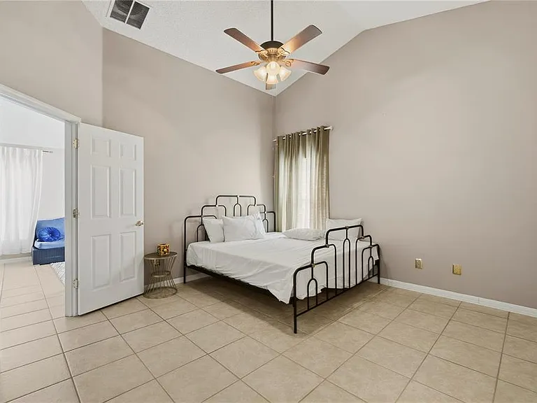 334 Brayton Ln — Photo 13