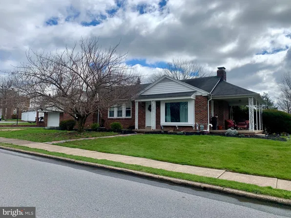 701 Rhoads Ave, Boyertown, PA 19512