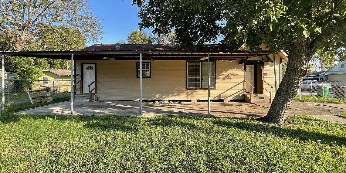 2206 Maryland St — Photo 1