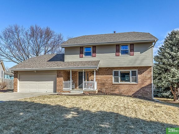 2nd image of 920 Oxford Cir