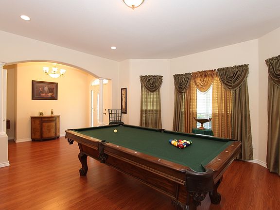 2nd image of 471 Rosewood Dr