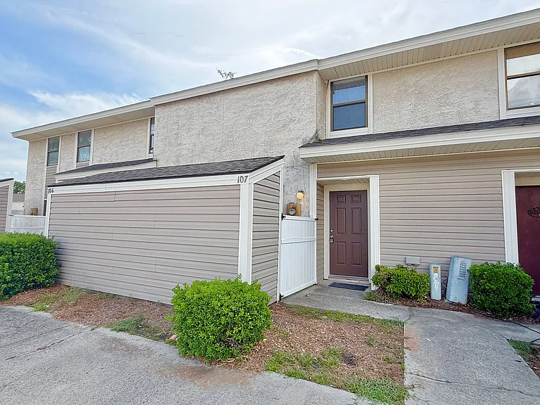 727 S Main St #107 — Photo 28