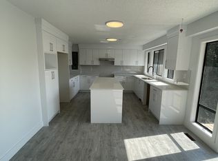 1737 176th St, Surrey, BC V3Z 9M2
