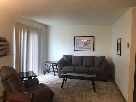3rd image of 813 6th St S APT 105