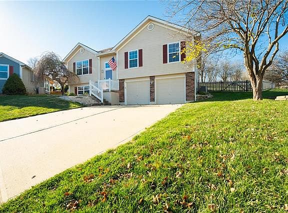2nd image of 1222 W Windcrest Ct