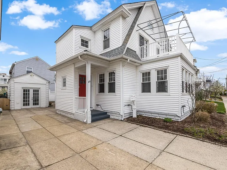 112 N Belmont Ave — Photo 25