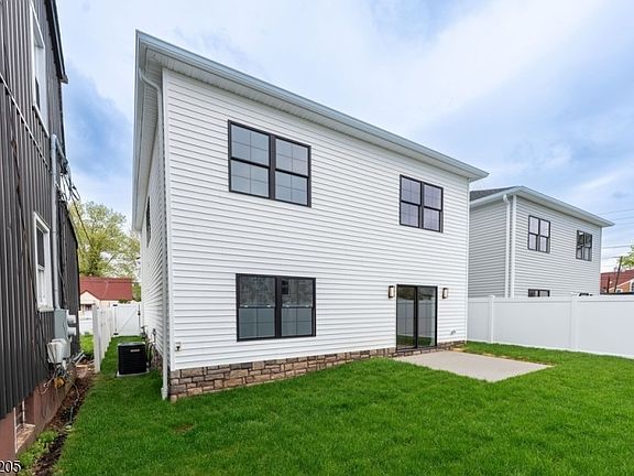 4th image of 404 Rutgers Ave