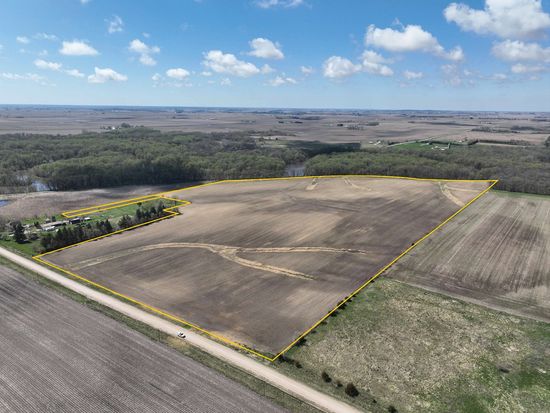 Stewart Ave, Coggon, IA 52218