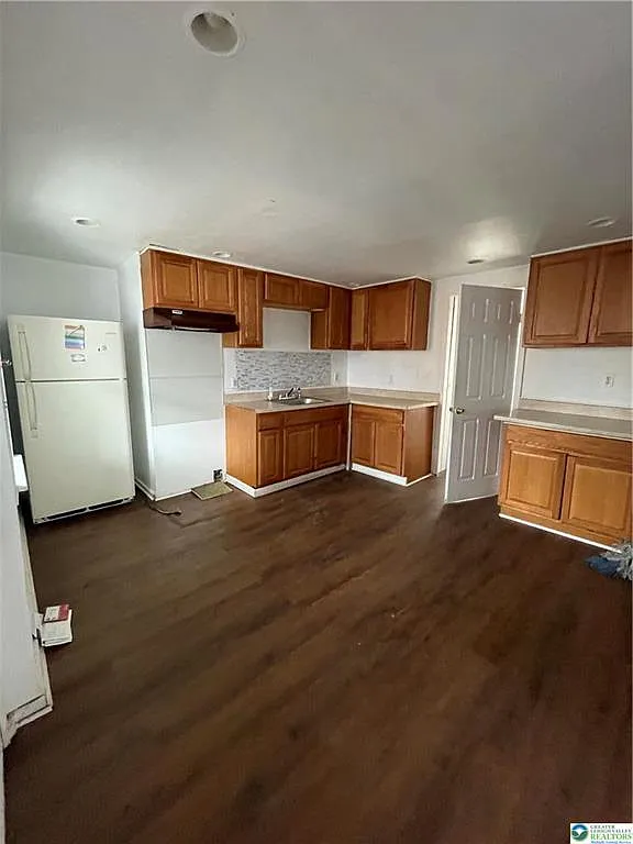 3 bed, 1.0 bath, 1103 sqft, $1,700 — Photo 4