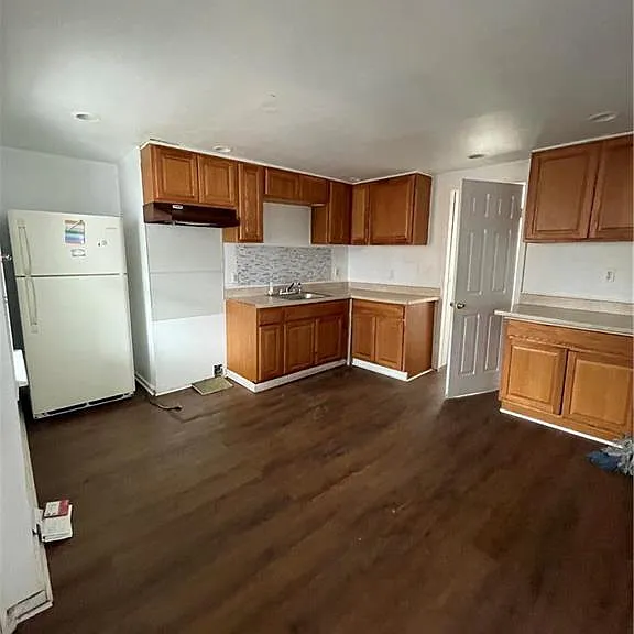 551 Sumner Ct — Photo 4