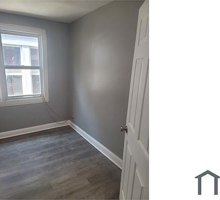 3rd image of 8048 S Exchange Ave