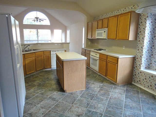 2nd image of 7612 Vista Ridge Ln
