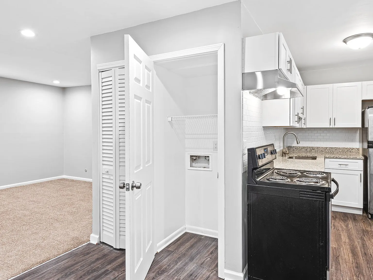 Georgian Oaks Apartments — Photo 3