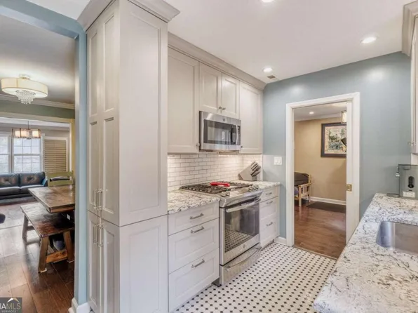 2396 Leafgate Rd, Decatur, GA 30033