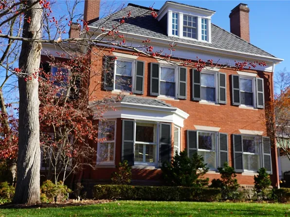 27 Thorn St, Sewickley, PA 15143