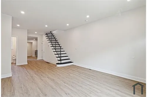 1814 S Taylor St Photo 1