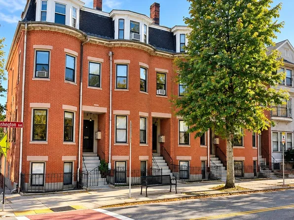 210 Washington Ave APT 4, Chelsea, MA 02150