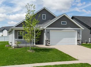 5320 Addyson Dr, Bettendorf, IA 52722