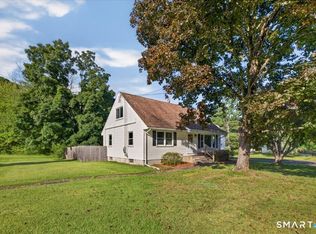 121 Hartford Rd, Simsbury, CT 06070