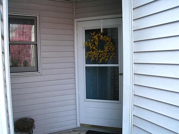 Welcome to 2804 Creekside Drive