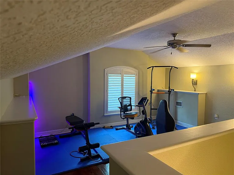 1009 Elmwood St #1009 — Photo 24