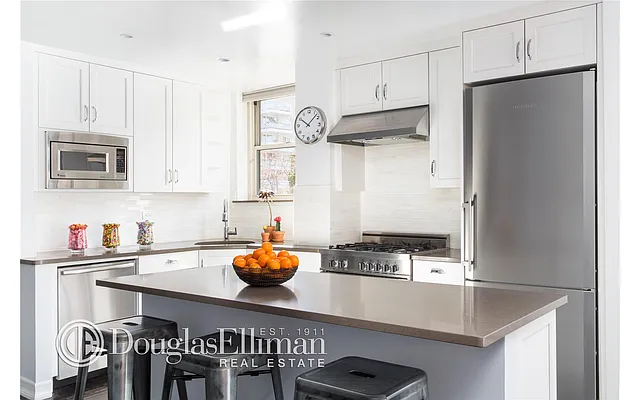 Sold by Douglas Elliman | media 14