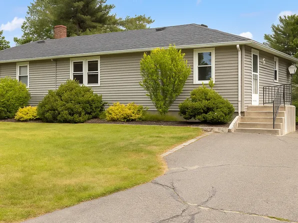 42 Neillian St, Bedford, MA 01730