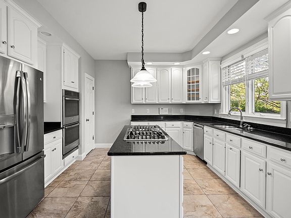5th image of 3253 Highridge Dr