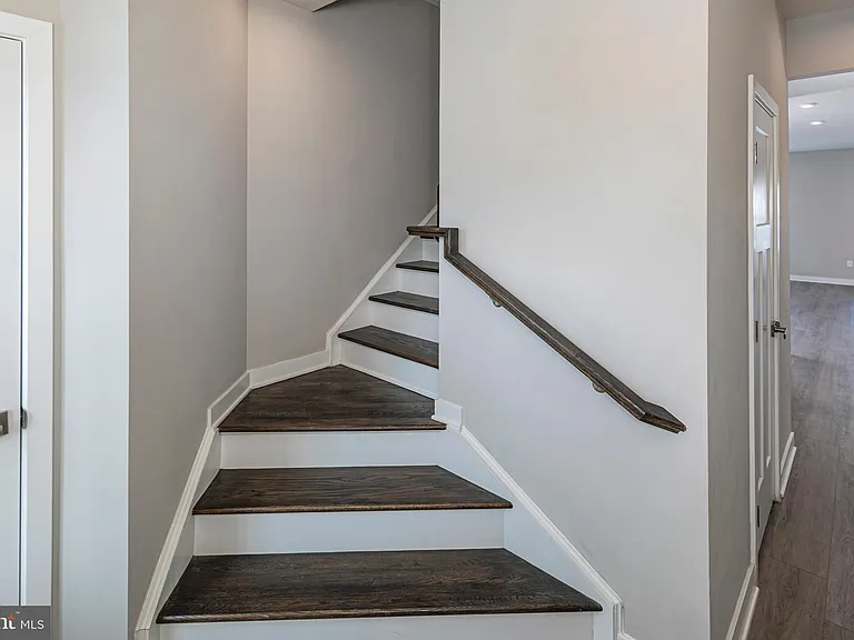 2410 Lenox Dr — Photo 5