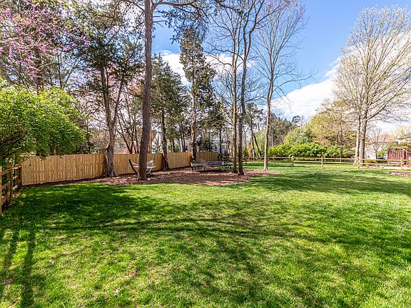 4th image of 15189 Wetherburn Dr