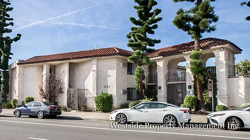 6253 Lankershim Blvd. Photo 1