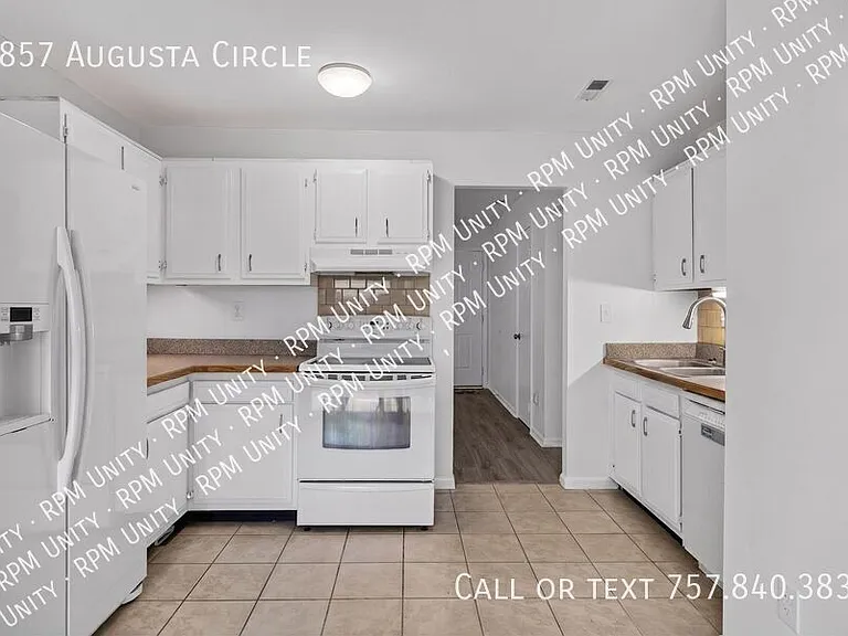2857 Augusta Cir — Photo 6