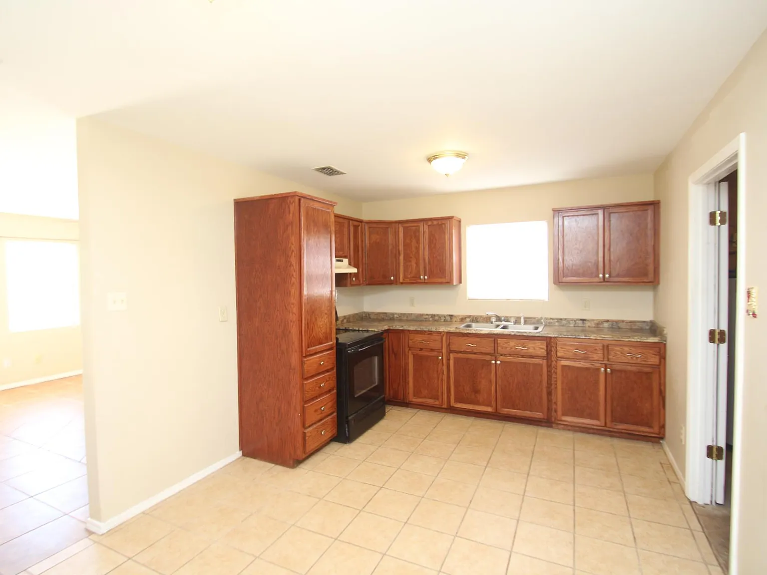 5962 Scottsdale Dr — Photo 4