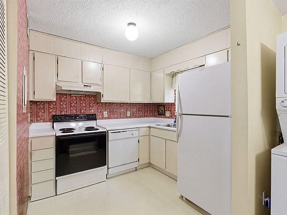 2nd image of 2831 Georgetown Dr APT C