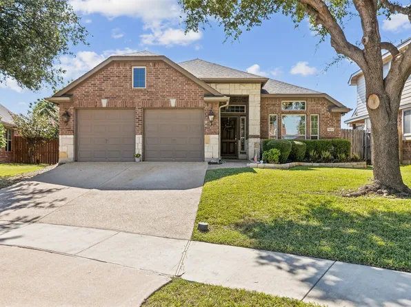 7071 Bethlehem Dr, Grand Prairie, TX 75054