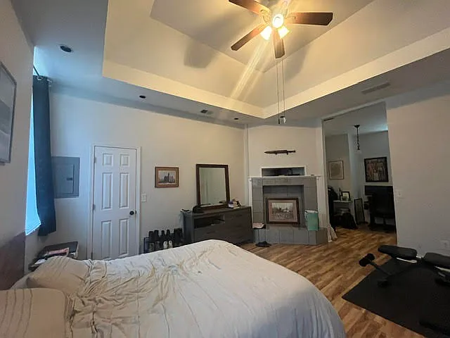 1335 E Washington St — Photo 20