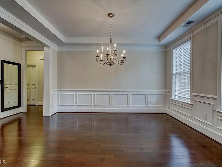 2625 Hickory Hill Dr SE — Photo 6