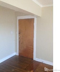 2nd image of 1444 Echo Park Ave