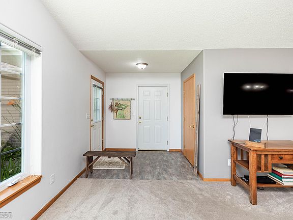 5th image of 352 30th St N