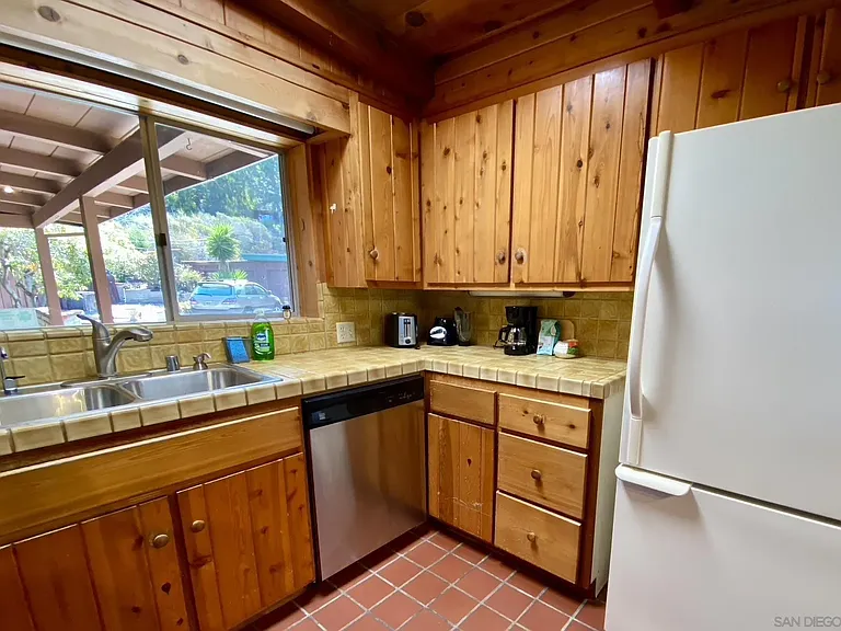 422 Culebra St — Photo 16