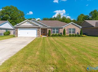 400 Dominion Dr SE, Hartselle, AL 35640
