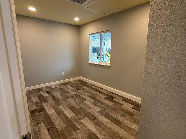 737 Walnut St — Photo 18