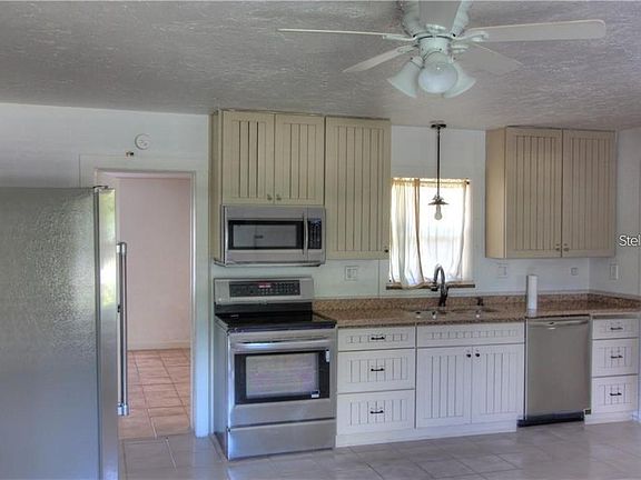 2nd image of 613 Shore Rd