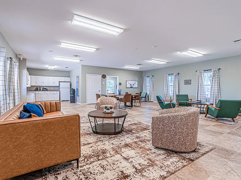Cathy's Pointe Apartments — Photo 10