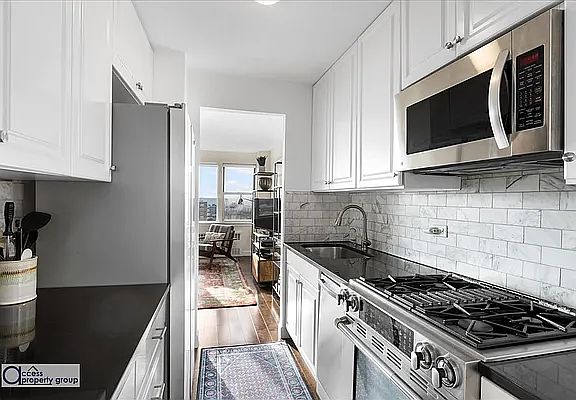 4th image of 4525 Henry Hudson Pkwy W #1201
