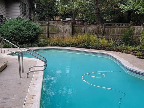 4th image of 1028 Owl Ln