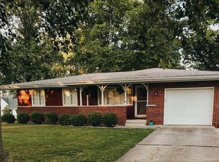 1114 Teresa Ln, Carrollton, IL 62016